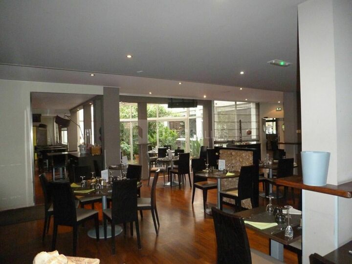 Salon Lounge
