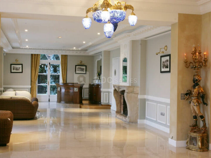 Salon Lounge