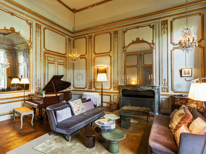 Petit Salon