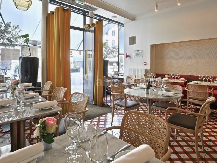 Cantinetta + terrasse rue