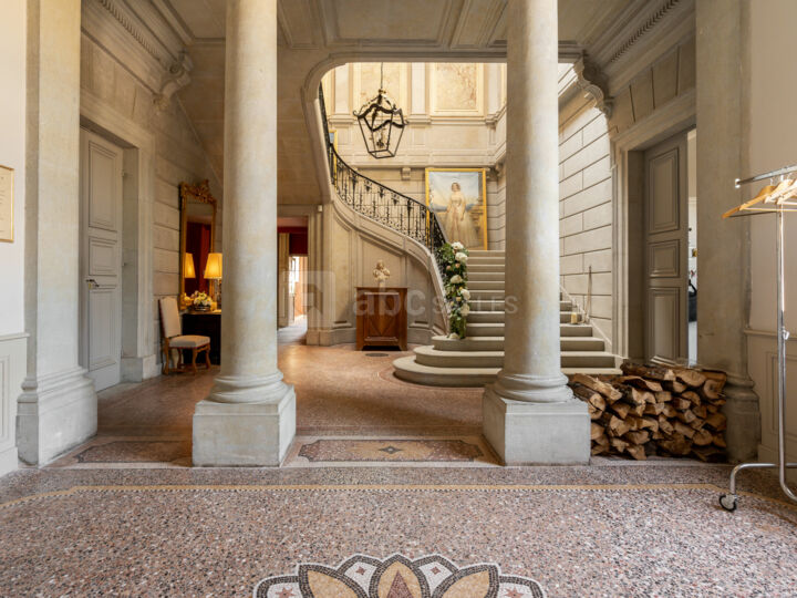 Vestibule