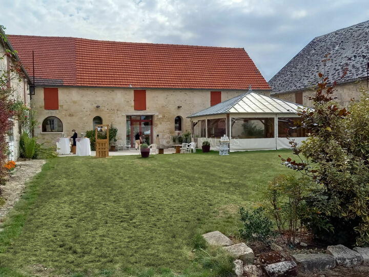 Terrasse éclairée, avec prises, couverte et close mi et haute saison