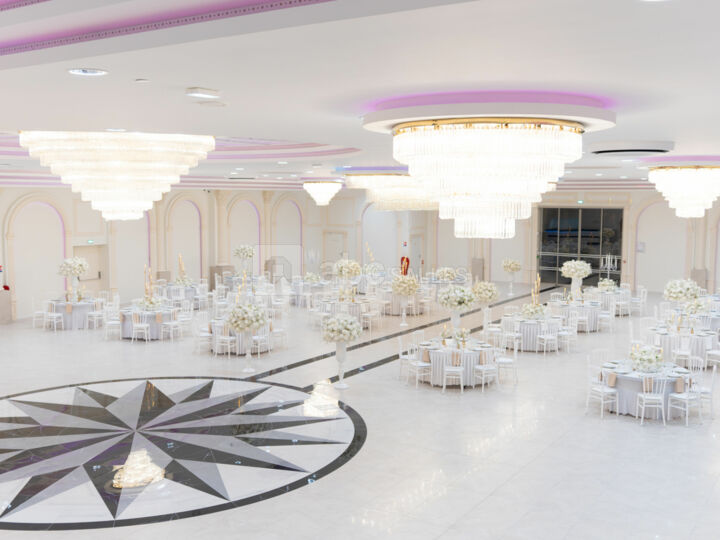 Palais 77