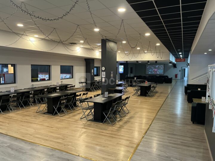 Salle Zeus - 175/300 pers.