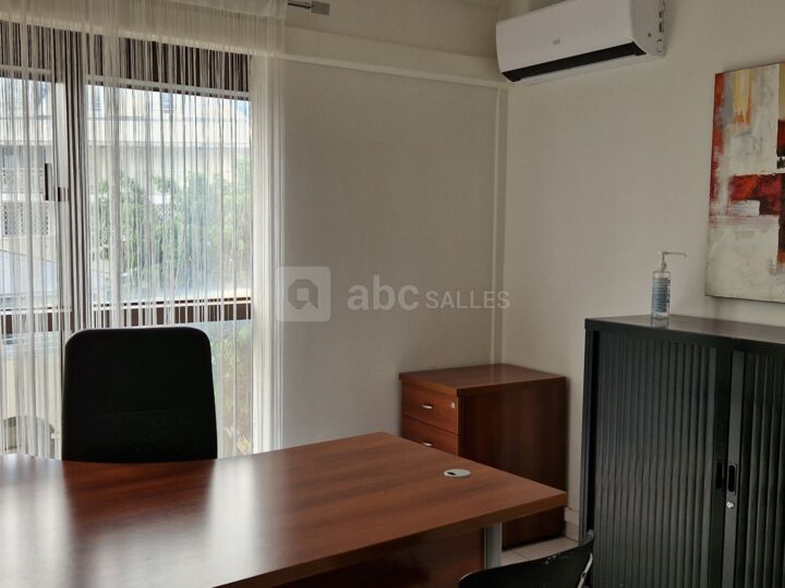 Bureau 4