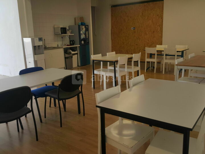 Salle de réunion spacieuse pour vos présentations à Auxerre