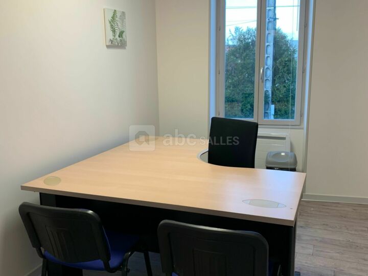 Bureau privé moderne à louer à Auxerre