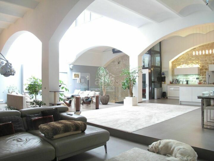 Grand Loft