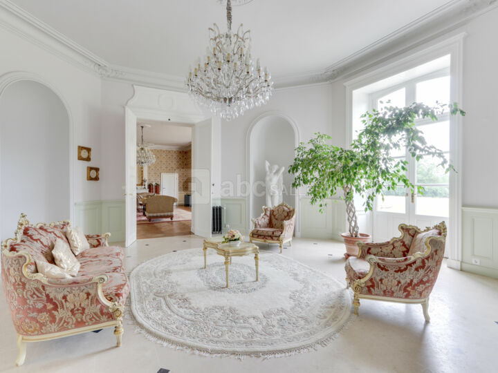 Petit Salon