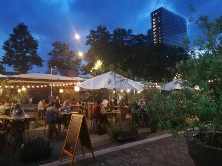 Terrasse (juin - septembre)