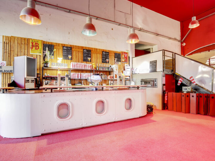 Hall Bar