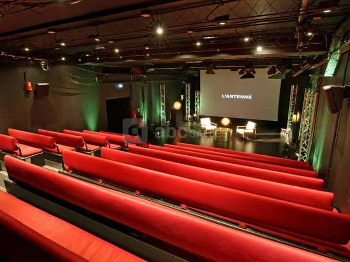Le Théâtre