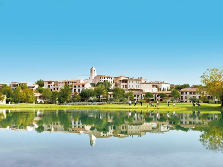 Pierre & Vacances Village Club Pont-Royal en Provence