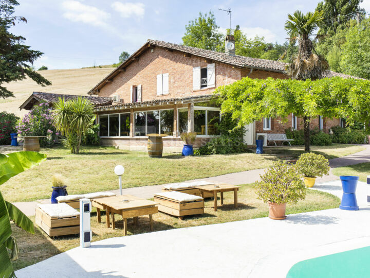 Pool-house