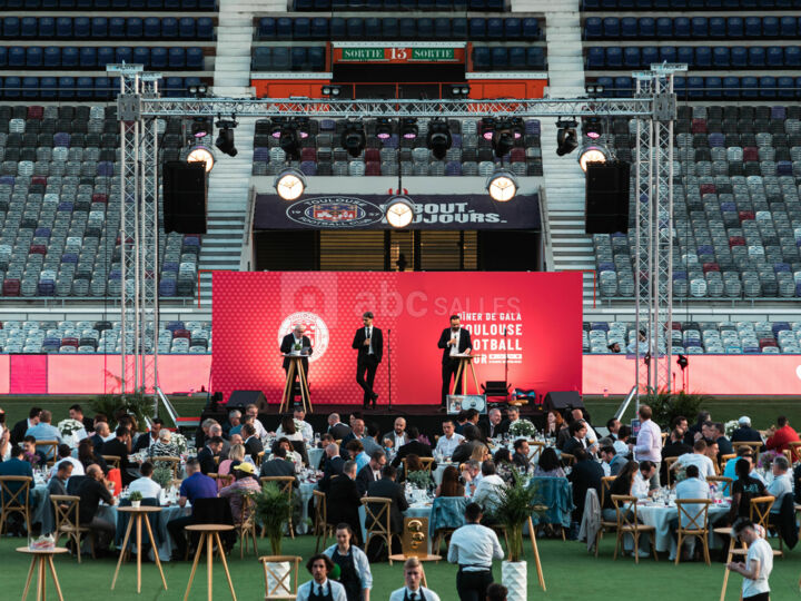 Tribunes