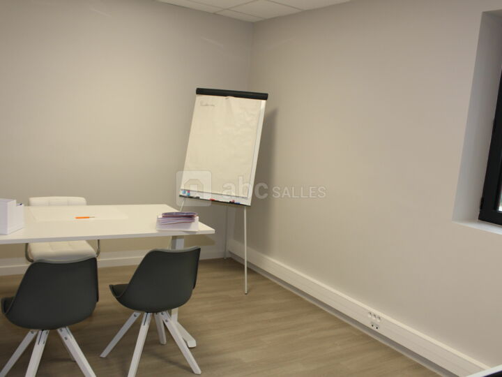 Salle / bureau le Mirantin