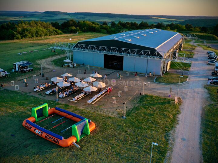 Le Hangar