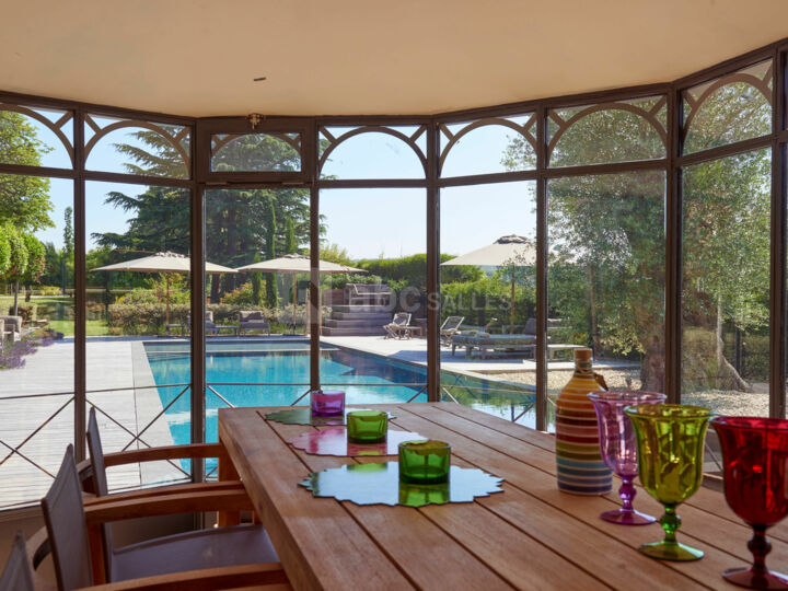 Pool house