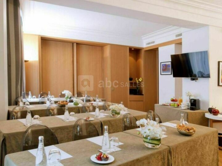 La Suite 108