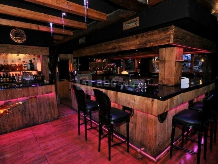 Restaurant + Pub/Discothèque + Terrasse