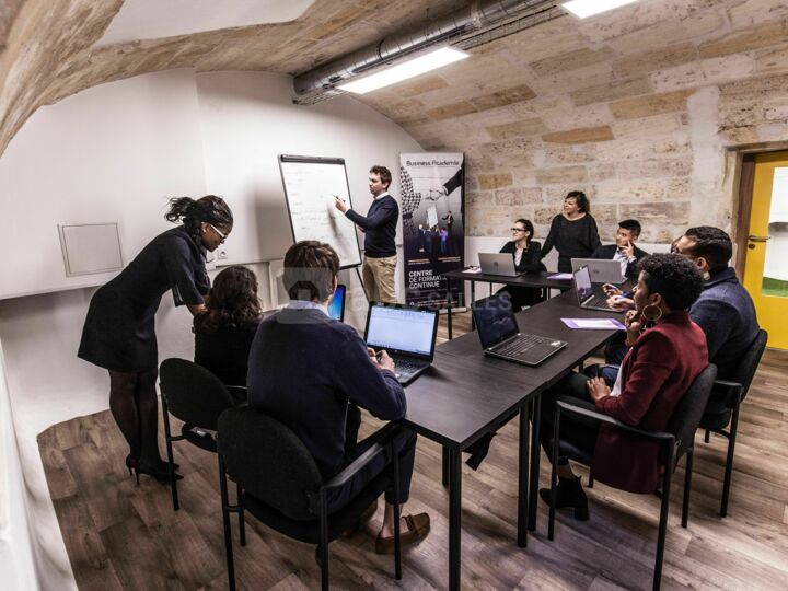 Salle 30 m²