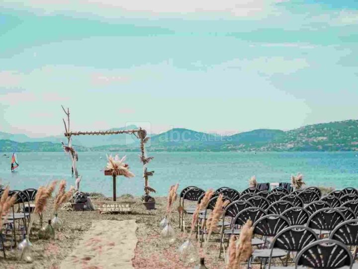 Les Pieds dans l'eau