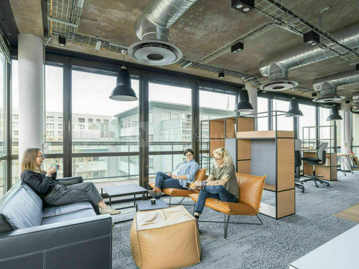Espace évènementiel avec terrasse
