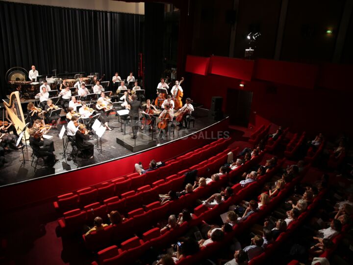 Le Théâtre