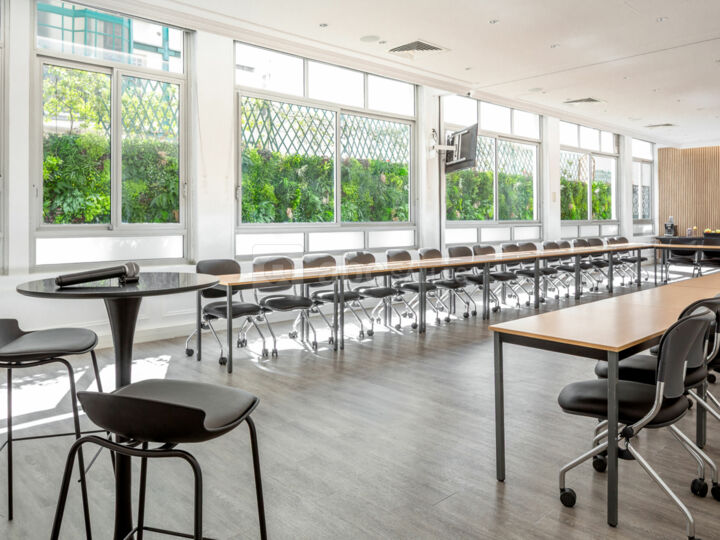 Salle plénière de 100 m²