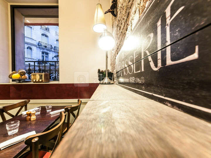 Etage : Salon Particulier