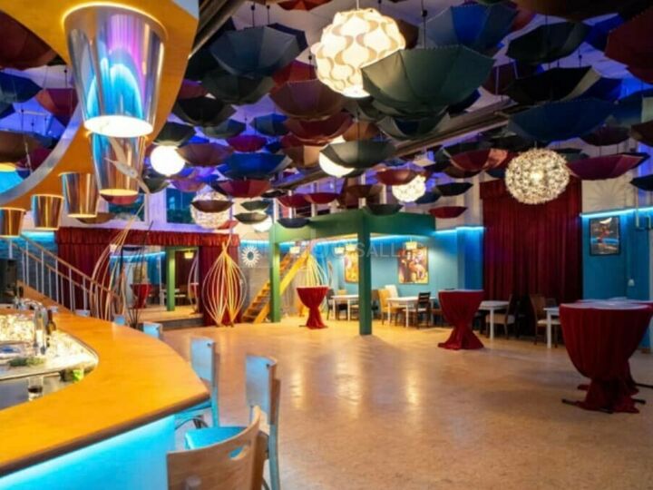 La salle Parapluies, anciennement, la Serre