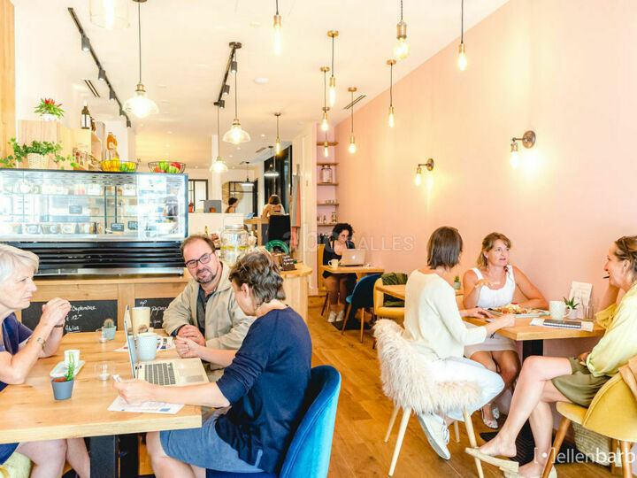Privatisation du café (rez-de-chaussée)