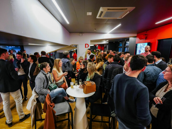 Club 1896 by Roche Bobois – Entier - côté TRIBUNE 6° SENS IMMOBILIER