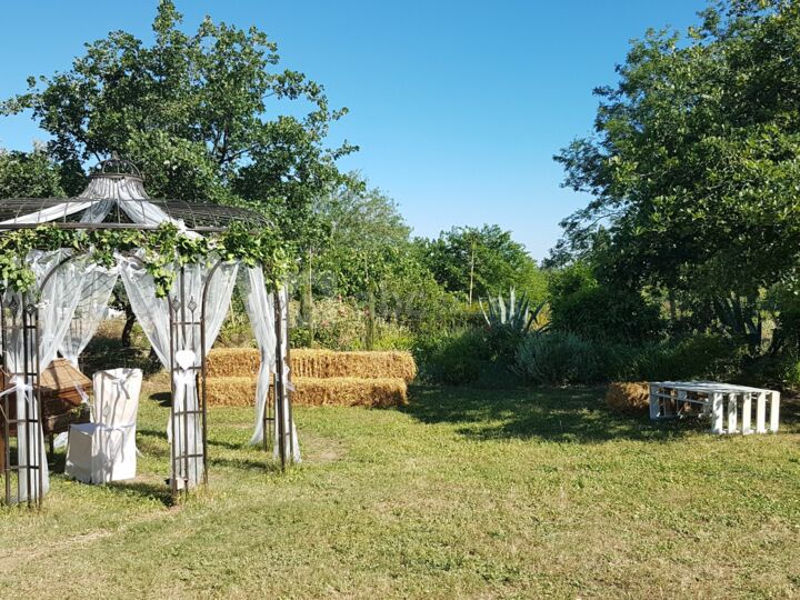 Espaces verts pour chapiteaux