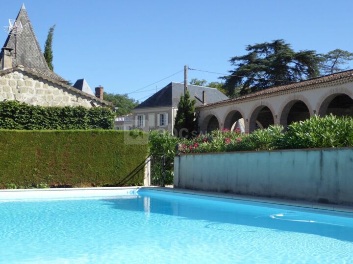 Pelouse et Chapiteau