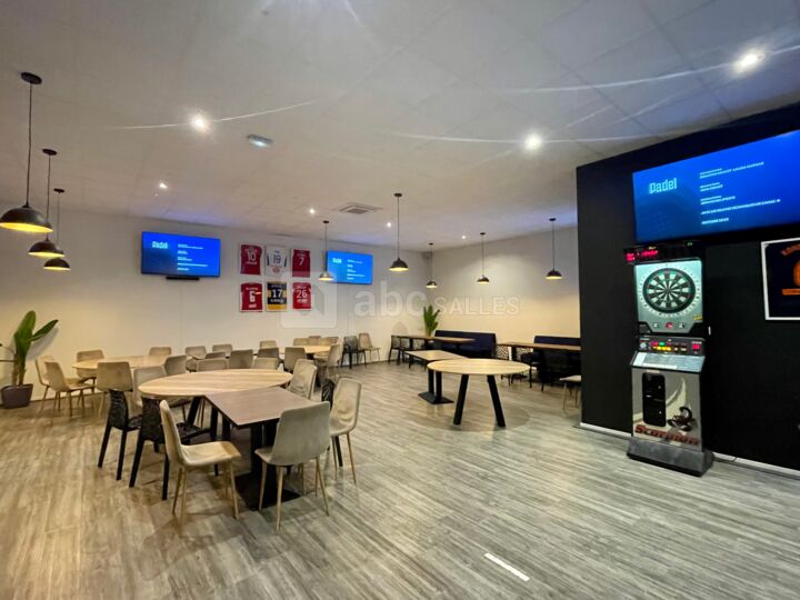 Salle 130 m²