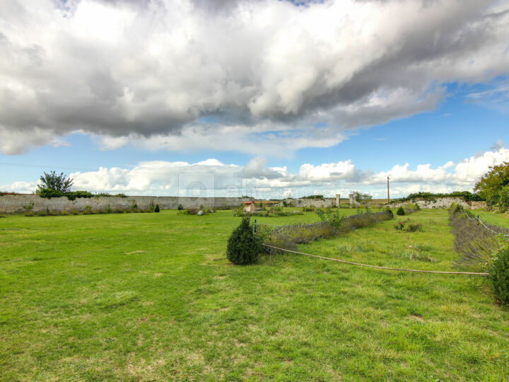 Jardin à la française - 3000 m² clos, fleuri et arboré