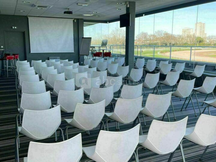 Le salon des propriétaires