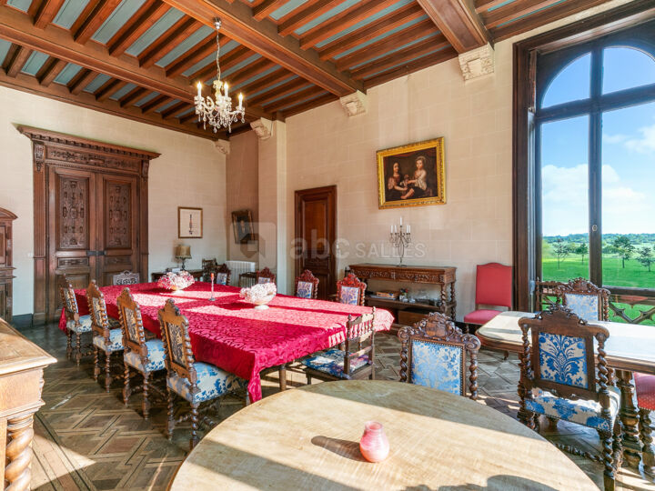 Chateau + Manoir + Salle de réunion