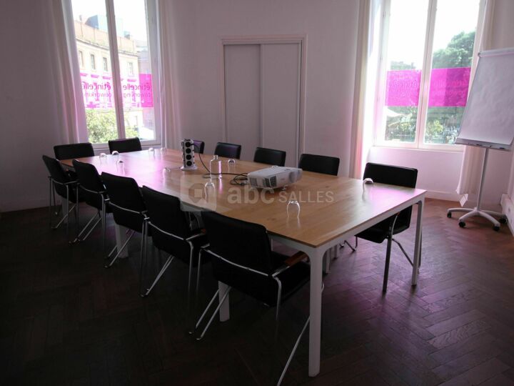 Salle 10-12 personnes