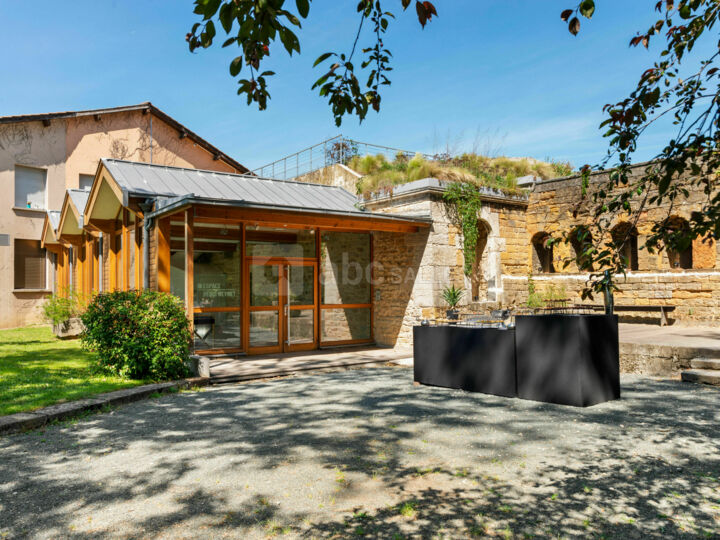 La TERRASSE (espaces du bas)
