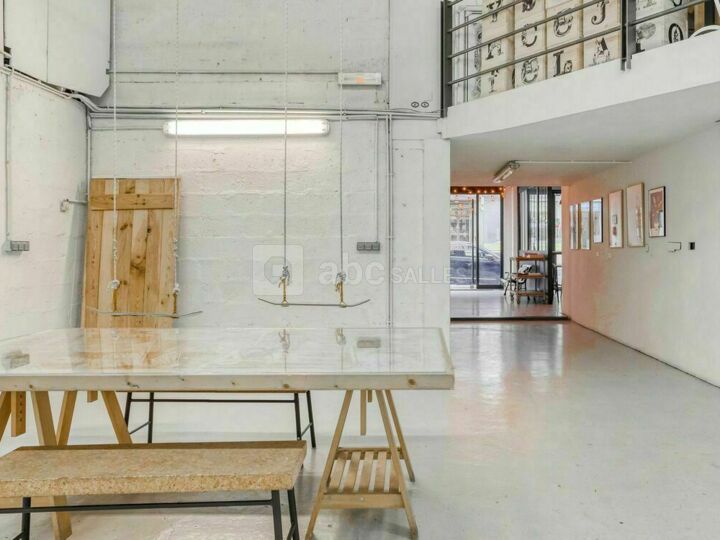 Galerie + Bar + Garage