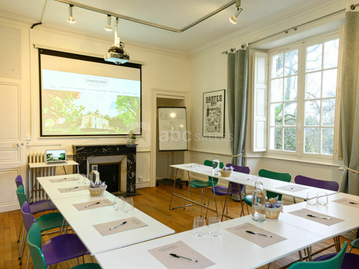 Salon privé à l'étage 2