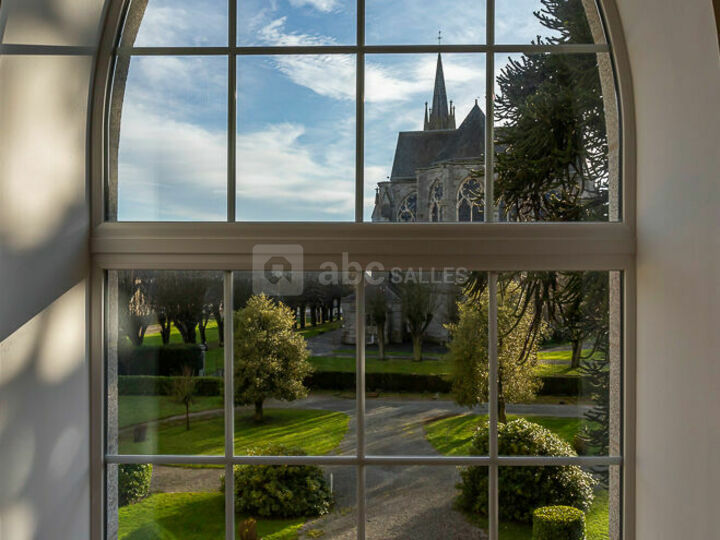 SALLE SAINT HILAIRE
