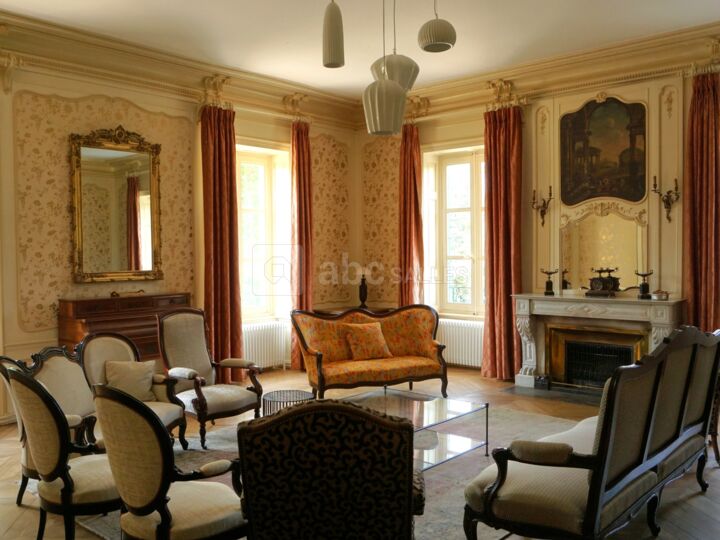 Salon