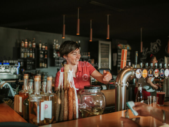 Bar