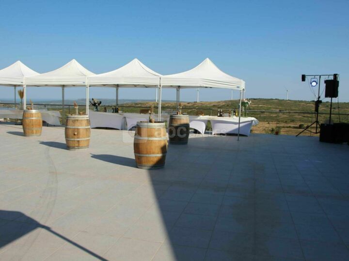 Chapiteau permanent et terrasse