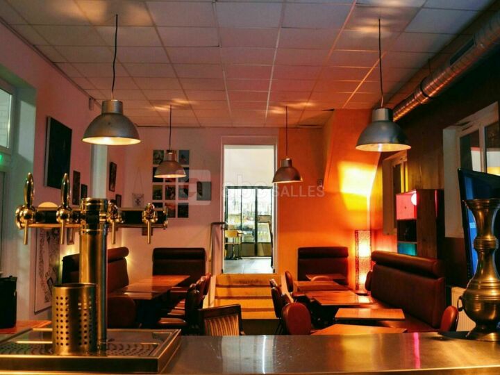 Le bar et la loge