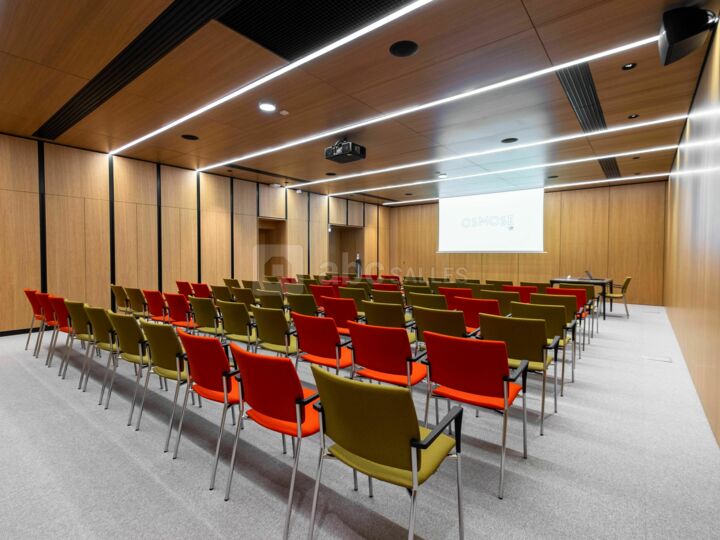 Salle de réunion 70 places