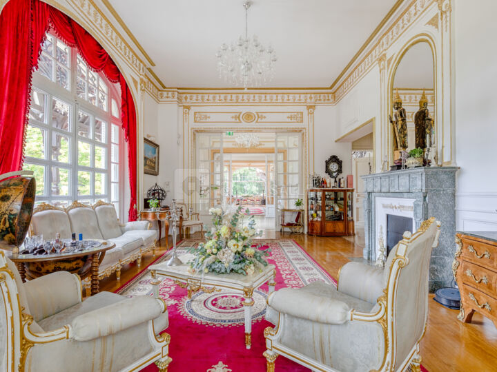 Salon Doré